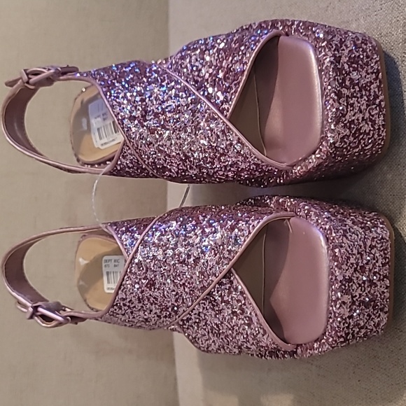 NWT!! Gianni Bini Platform Sandals - Picture 2 of 10